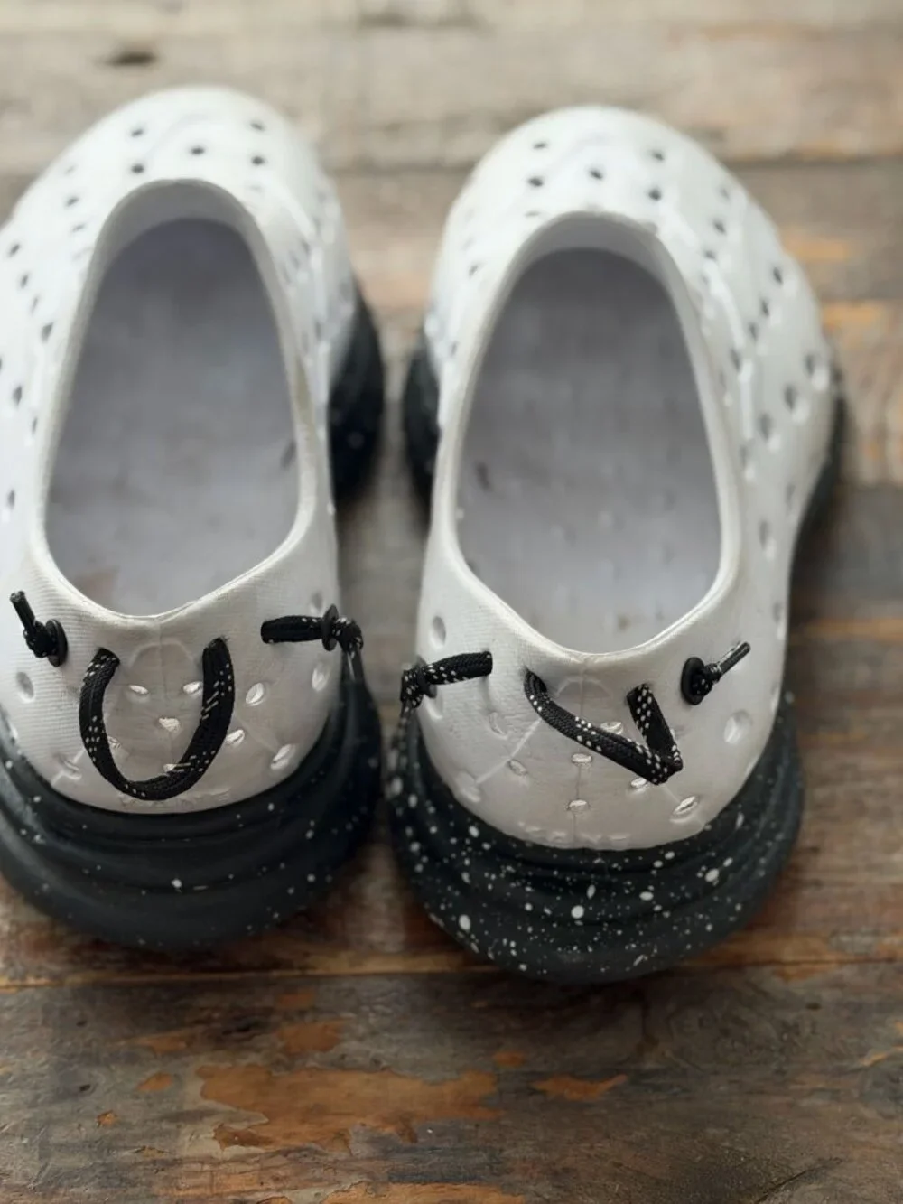 Kane Revive Recovery Shoes - White / Black Speckle -
